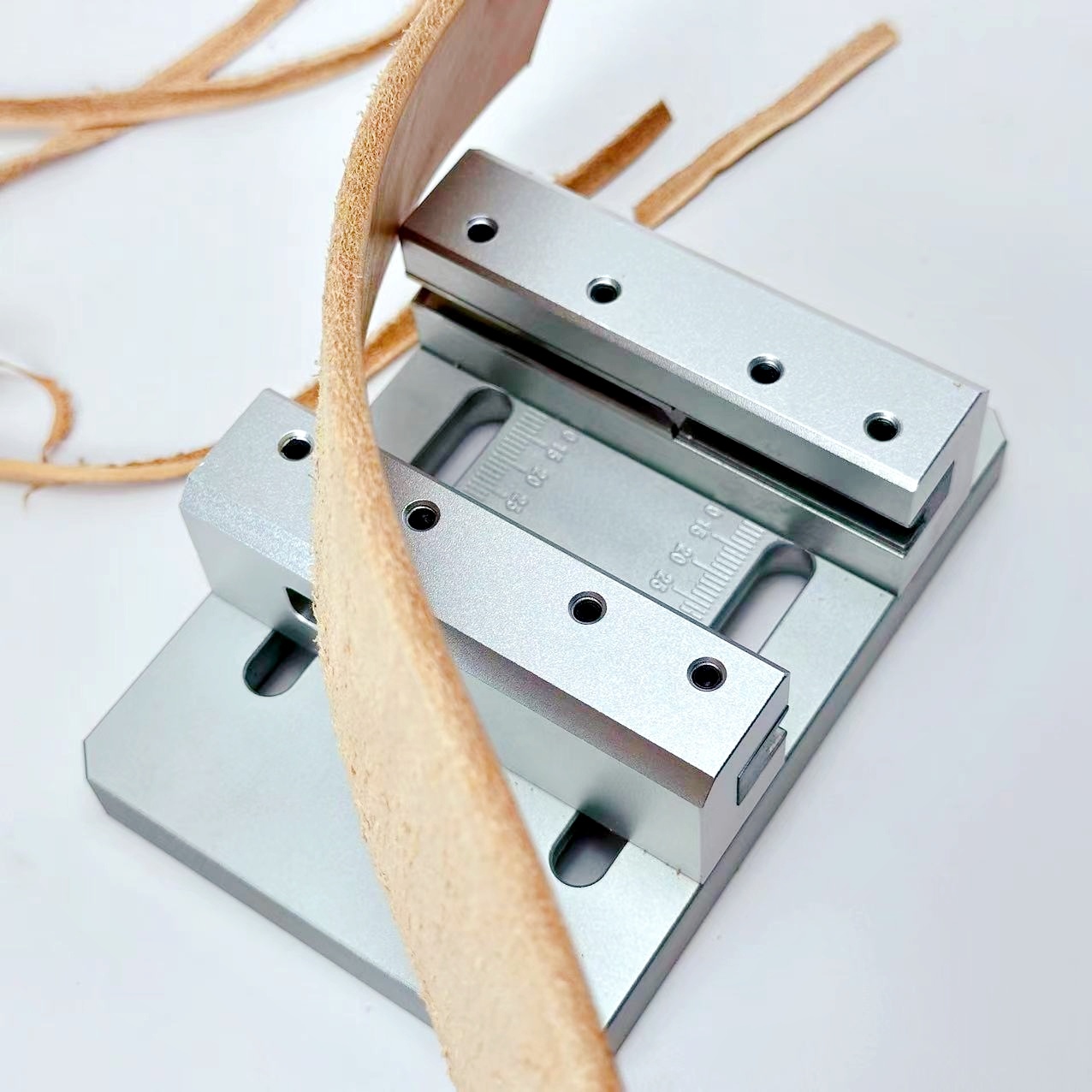 Machine à ébavurer les bords d - Craft Tools avis et prix